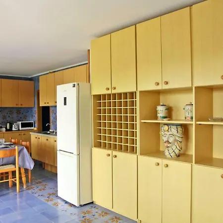 Doris Villa